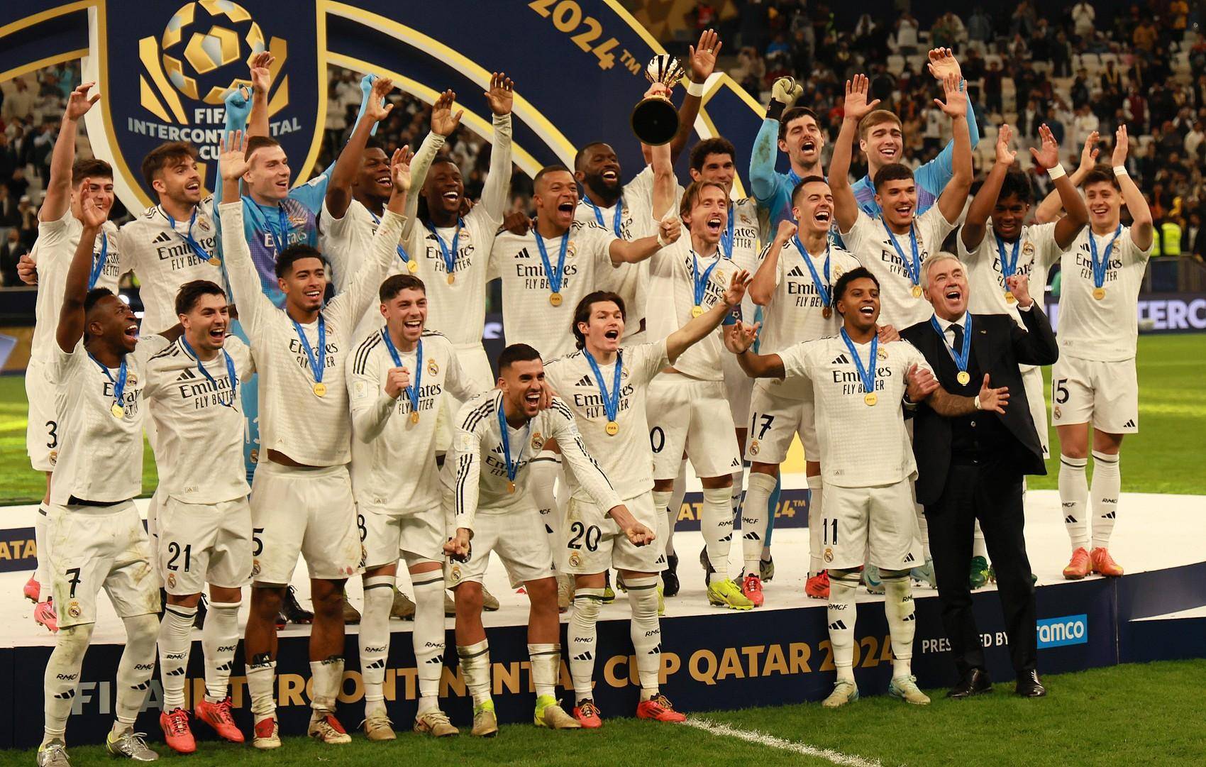 亚冠激战：柔佛VS上海海港，收官之战谁能笑傲？