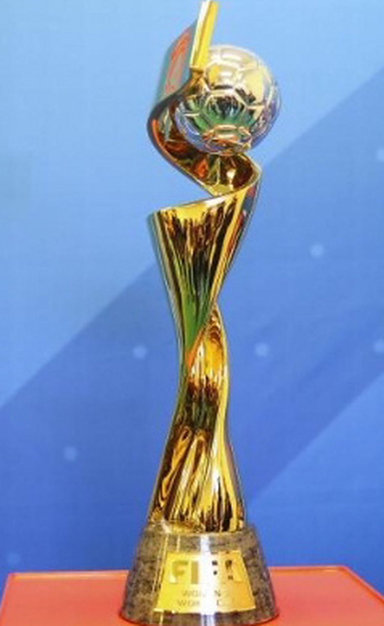 英超焦点战：维拉1-2绝杀阿森纳，曼城争冠机会大增