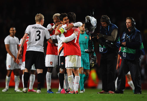 年度连斩55球！姆巴佩冲击C罗纪录，奋力创皇马历史新篇章