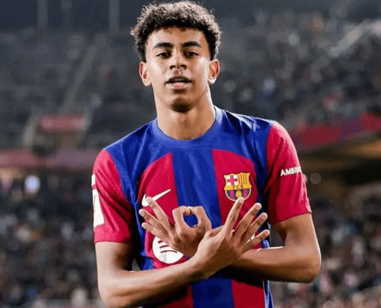 0-2大冷门！14亿豪门主场轰然倒下5轮1胜两大边后卫染红+中卫重伤